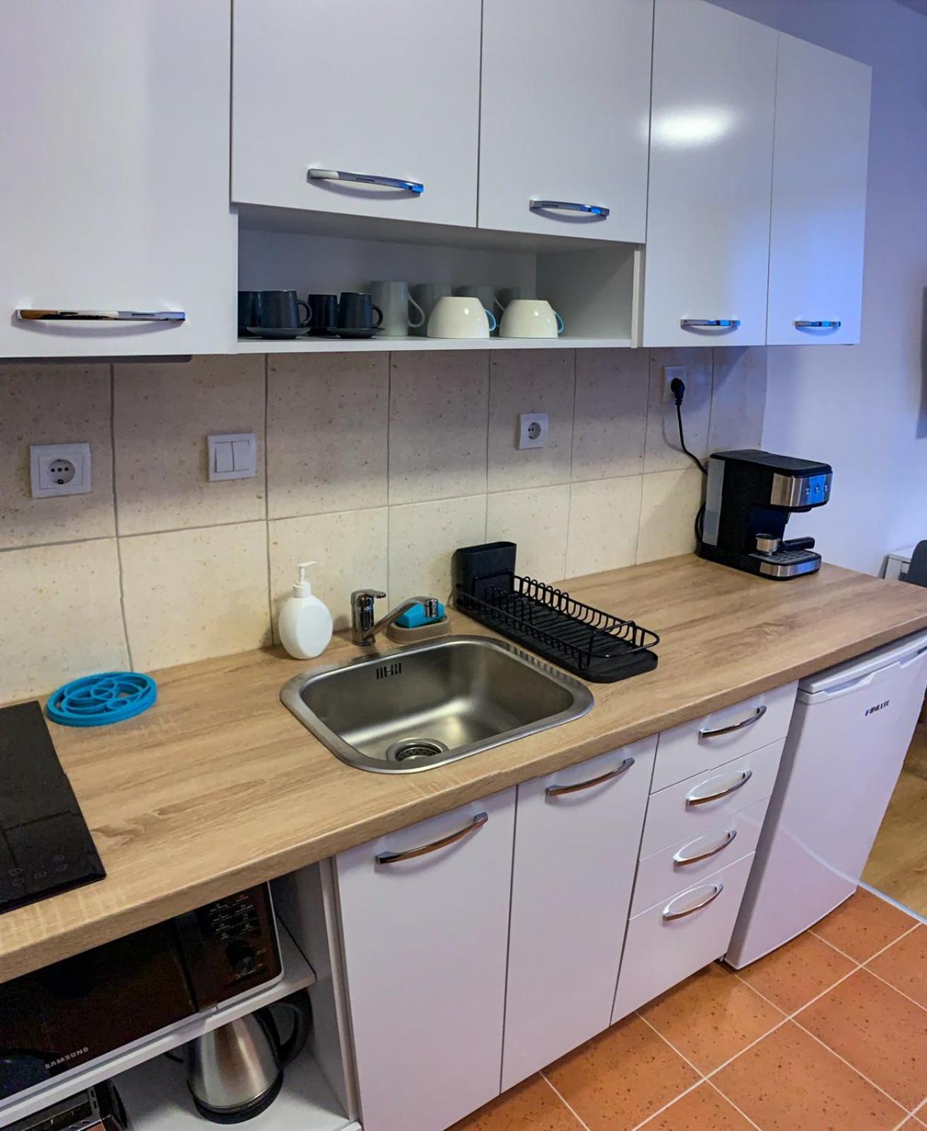 Studios And Apartments - Semiramida Gardens بوروفتس المظهر الخارجي الصورة