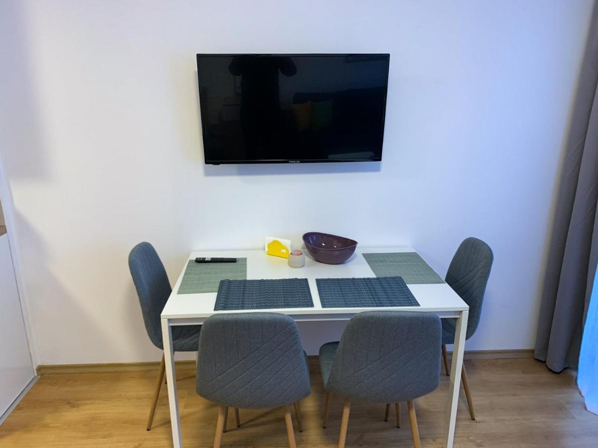 Studios And Apartments - Semiramida Gardens بوروفتس المظهر الخارجي الصورة