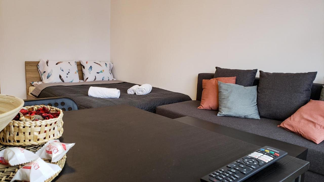 Studios And Apartments - Semiramida Gardens بوروفتس المظهر الخارجي الصورة
