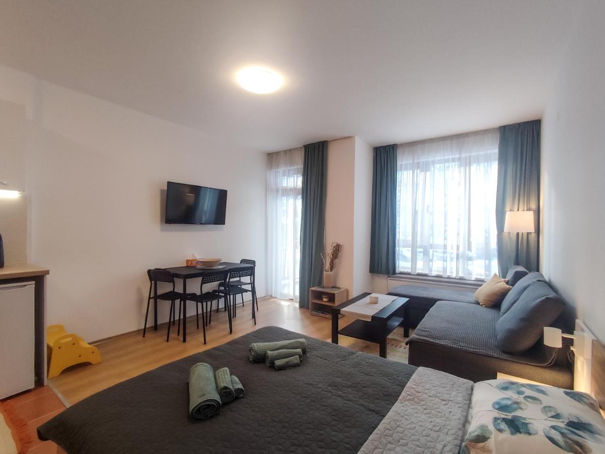 Studios And Apartments - Semiramida Gardens بوروفتس المظهر الخارجي الصورة