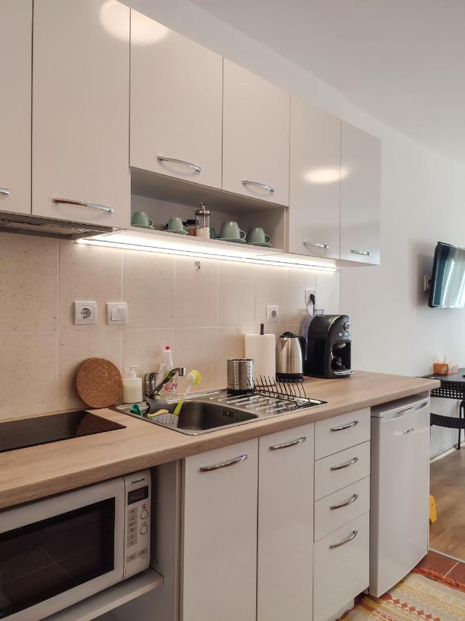 Studios And Apartments - Semiramida Gardens بوروفتس المظهر الخارجي الصورة