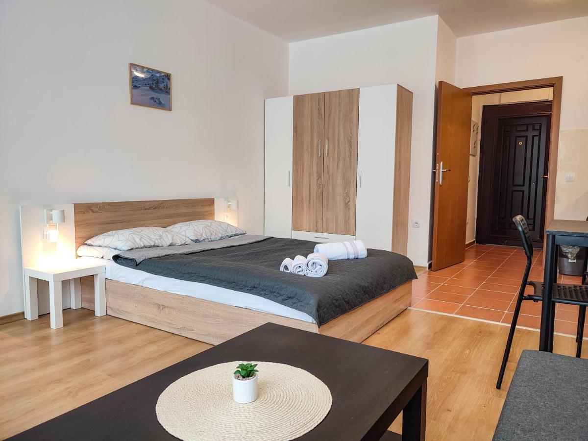 Studios And Apartments - Semiramida Gardens بوروفتس المظهر الخارجي الصورة