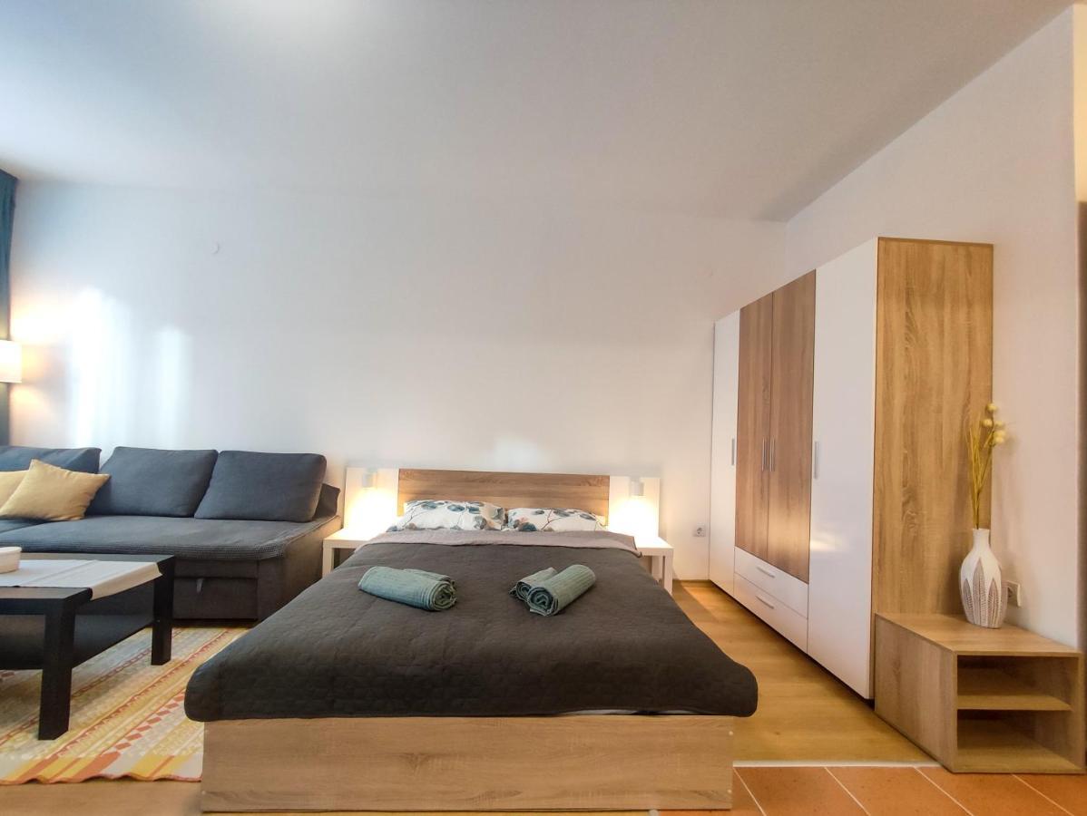 Studios And Apartments - Semiramida Gardens بوروفتس المظهر الخارجي الصورة